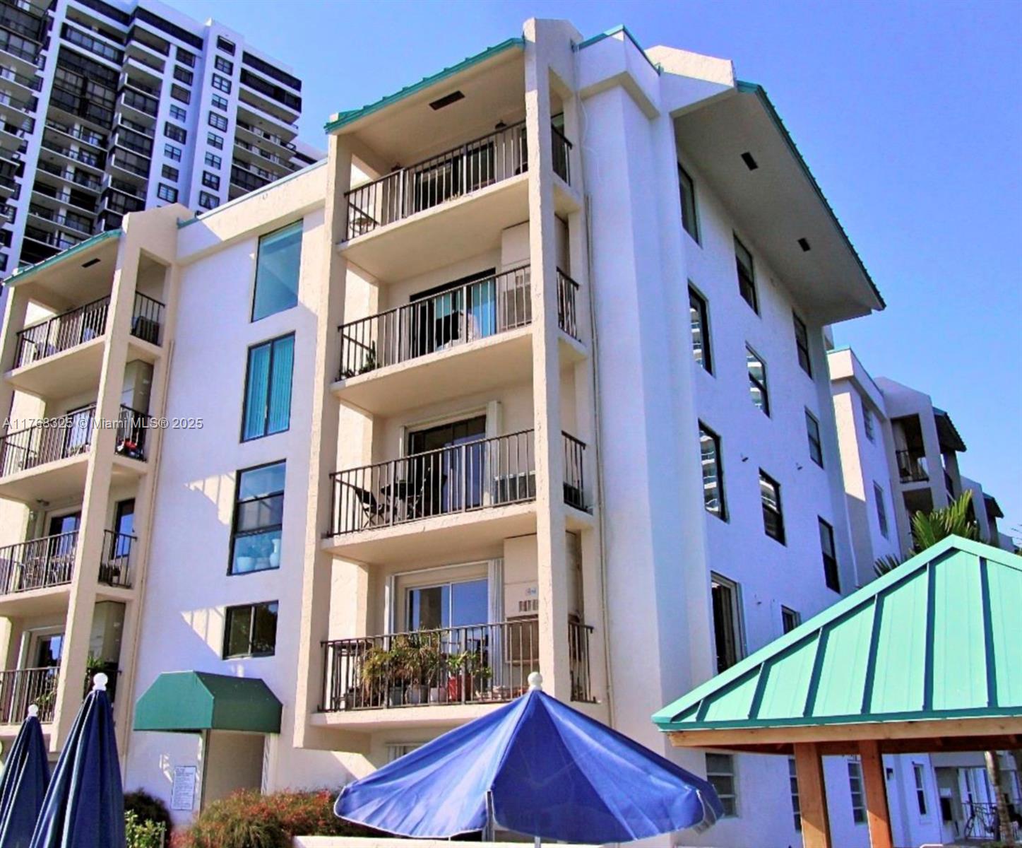 2201 Brickell Ave #4, Miami FL 33129