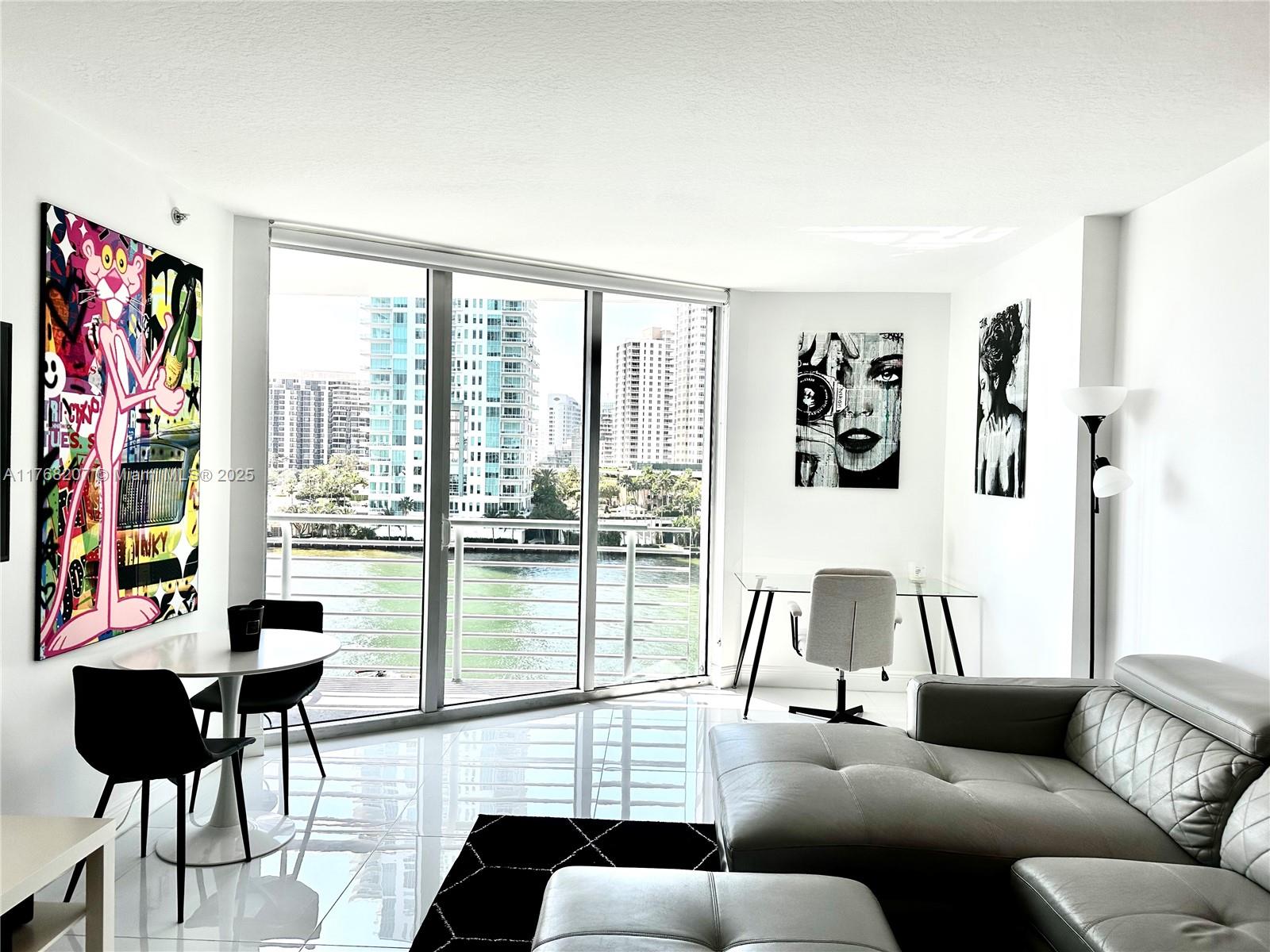 325 S Biscayne Blvd #717, Miami FL 33131