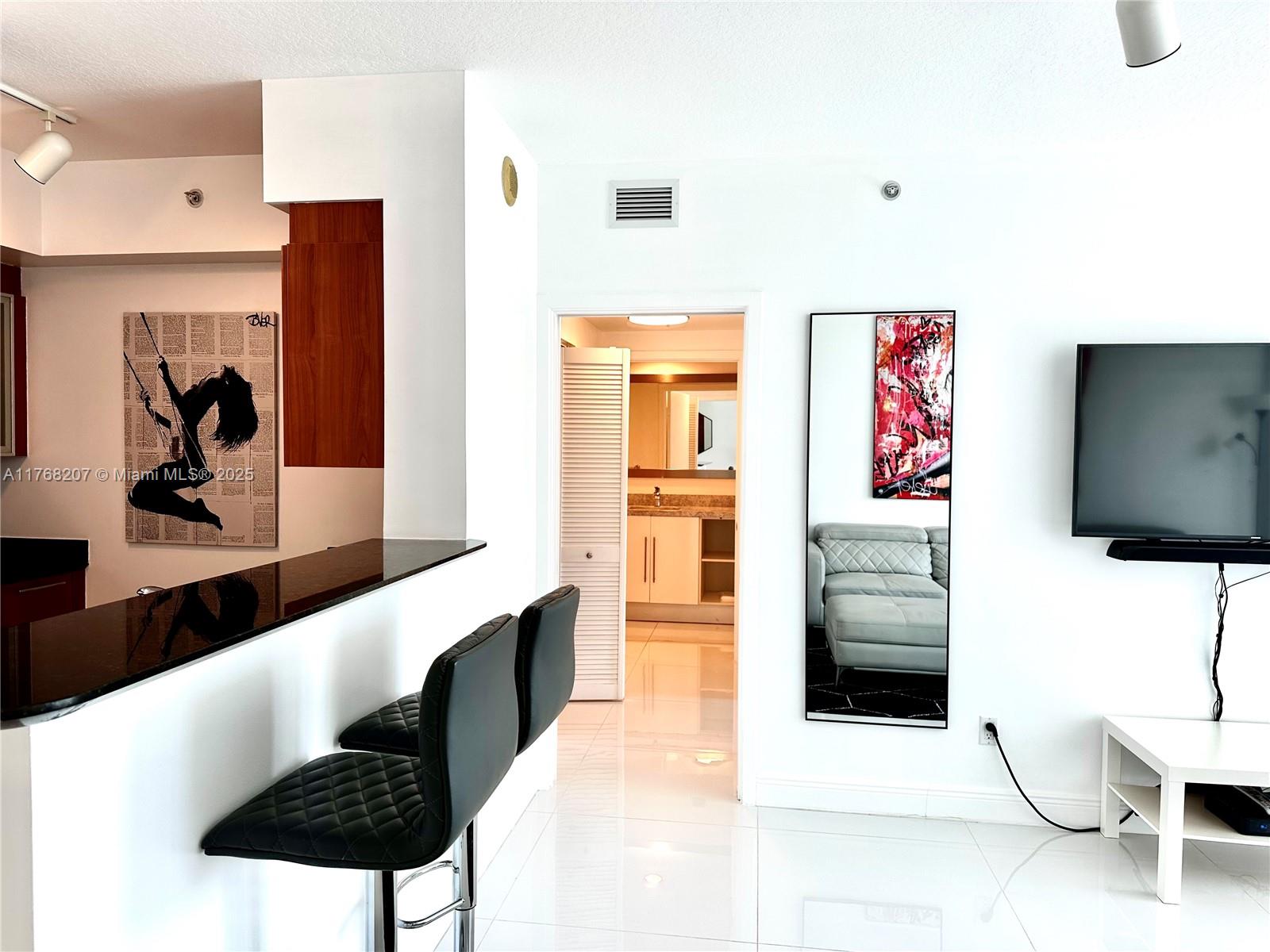 325 S Biscayne Blvd #717, Miami FL 33131