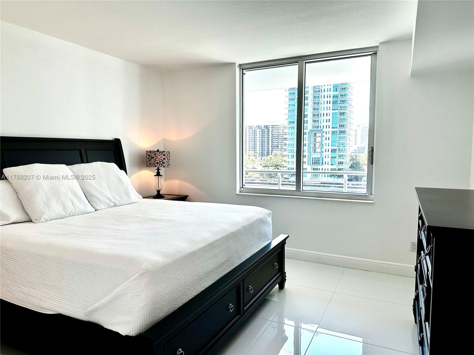 325 S Biscayne Blvd #717, Miami FL 33131
