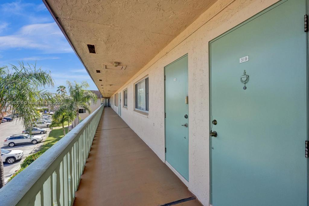 700 Village Green Ct #319, Palm Springs, Florida image 28