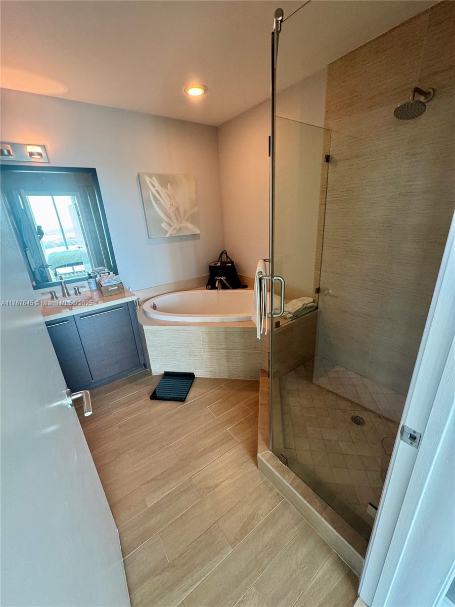 7930 East Dr #1008, North Bay Village, Florida image 17