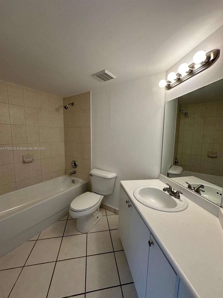 17602 NW 25th Ave #304, Miami Gardens, Florida image 5
