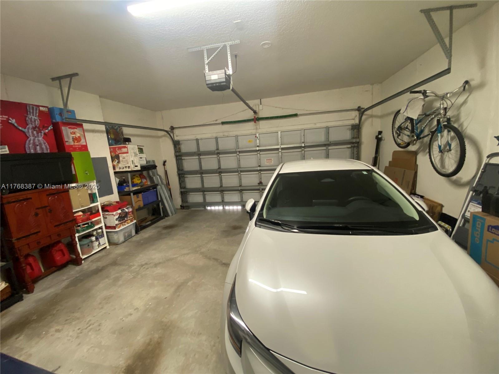 Listing Photo 11