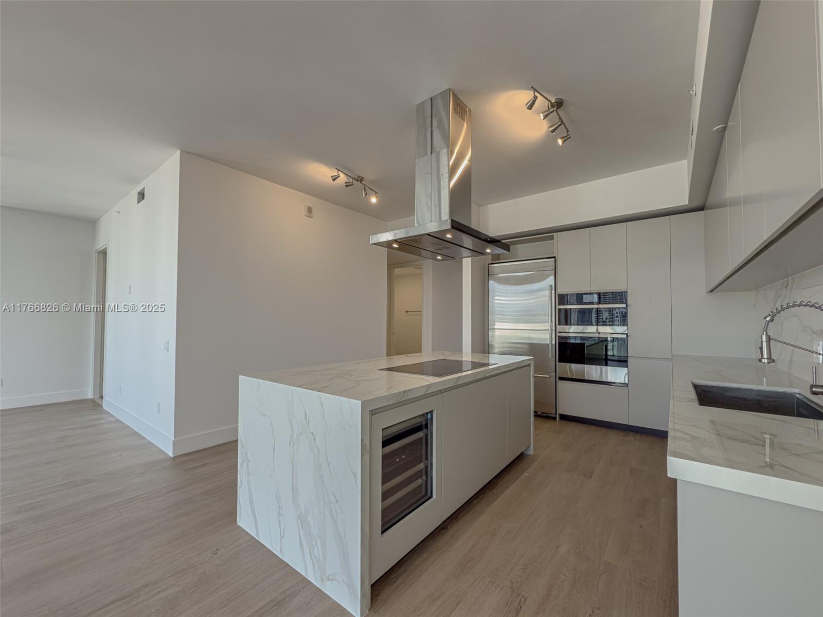 1300 Brickell Bay Dr #4204, Miami FL 33131
