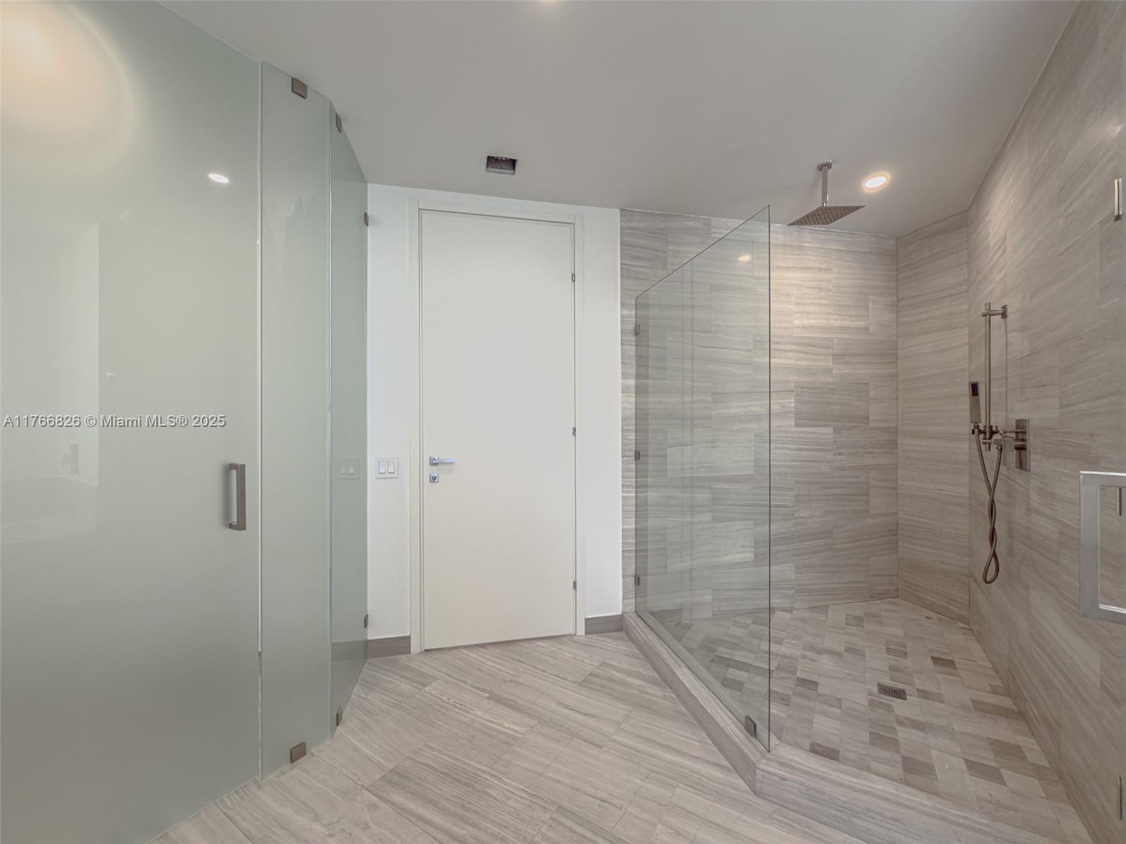 1300 Brickell Bay Dr #4204, Miami FL 33131