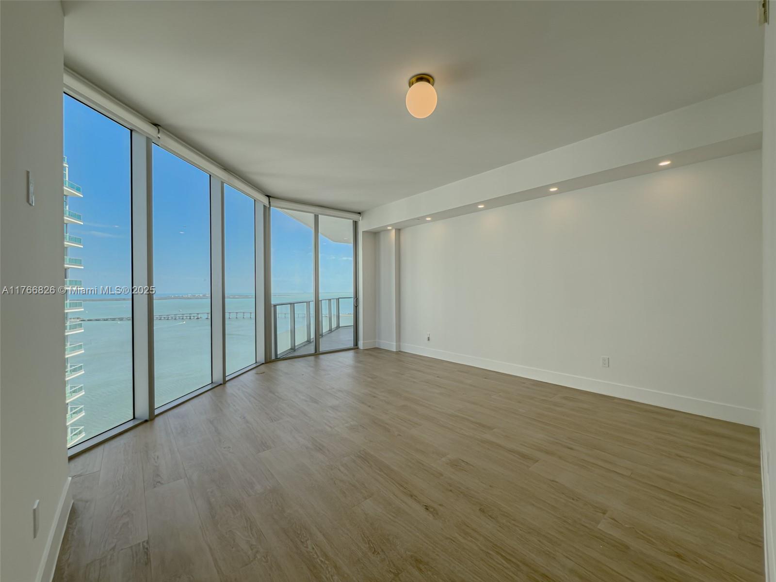 1300 Brickell Bay Dr #4204, Miami FL 33131