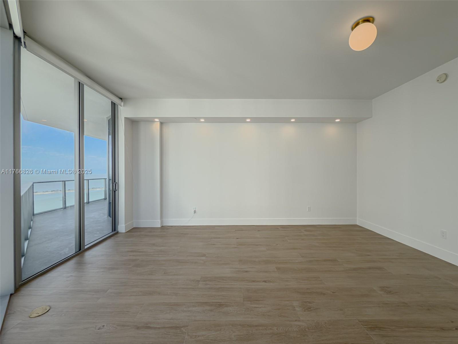 1300 Brickell Bay Dr #4204, Miami FL 33131