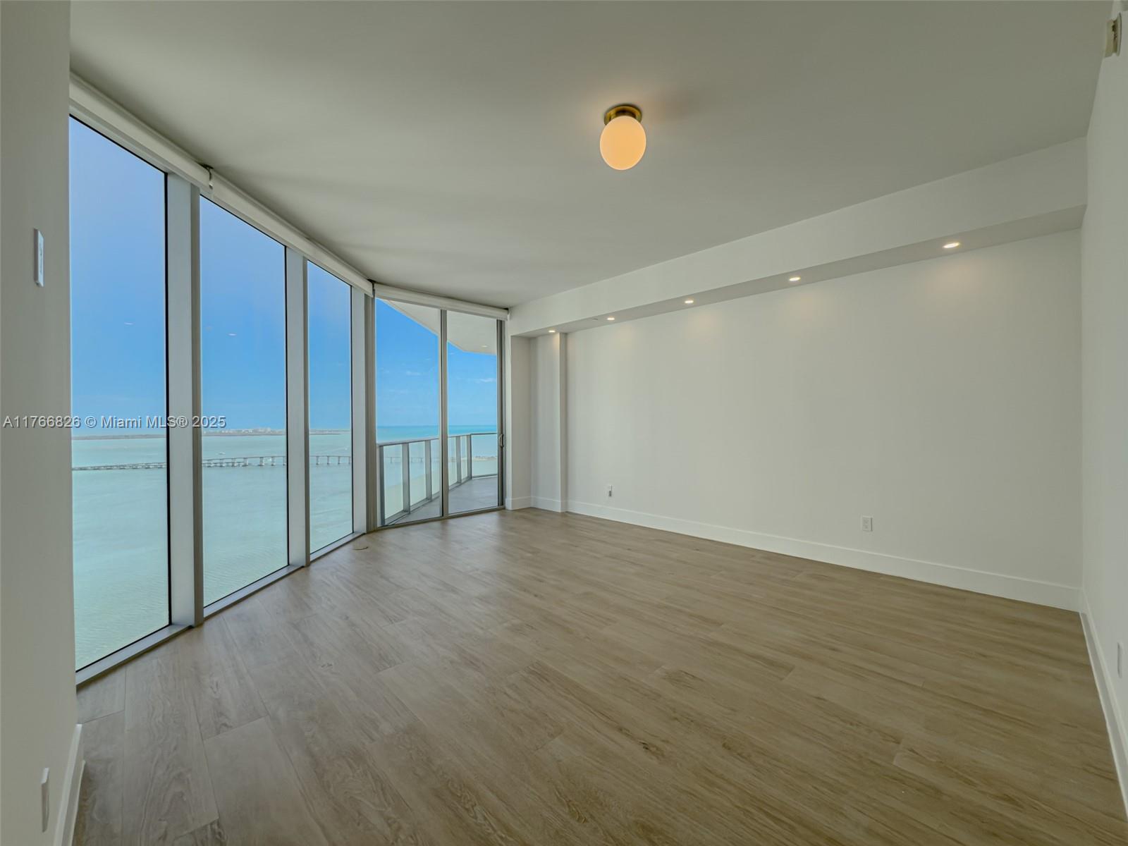 1300 Brickell Bay Dr #4204, Miami FL 33131
