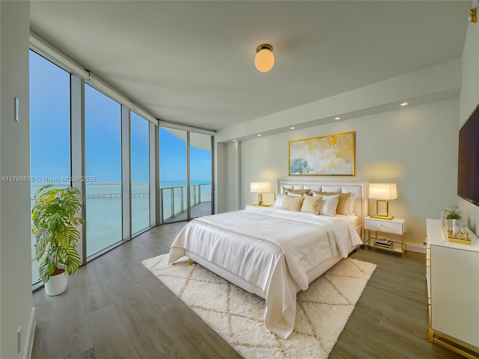 1300 Brickell Bay Dr #4204, Miami FL 33131
