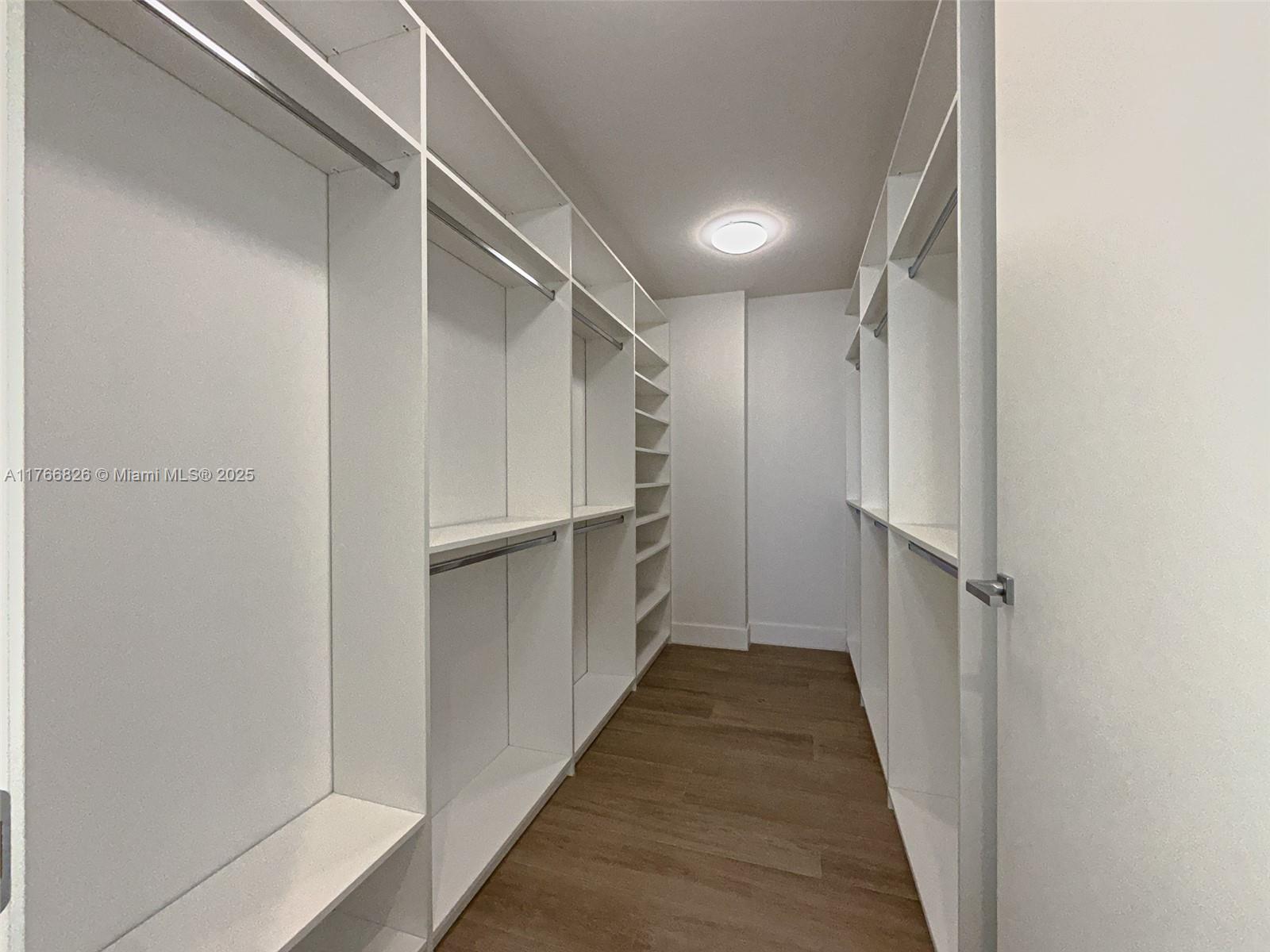 1300 Brickell Bay Dr #4204, Miami FL 33131