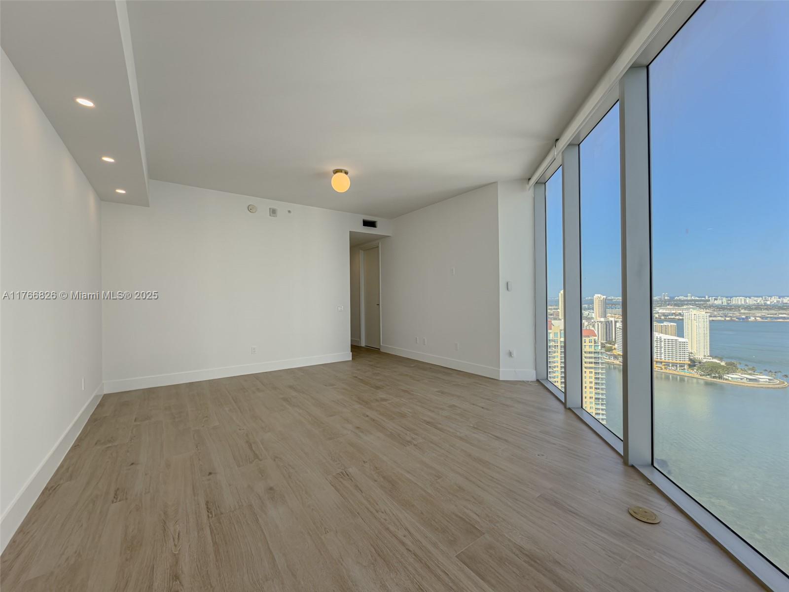 1300 Brickell Bay Dr #4204, Miami FL 33131