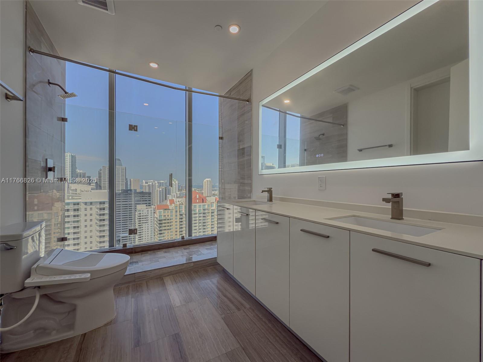 1300 Brickell Bay Dr #4204, Miami FL 33131