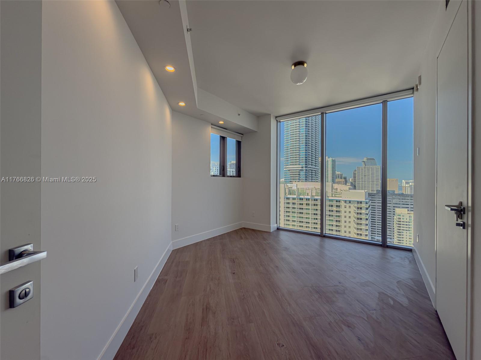 1300 Brickell Bay Dr #4204, Miami FL 33131
