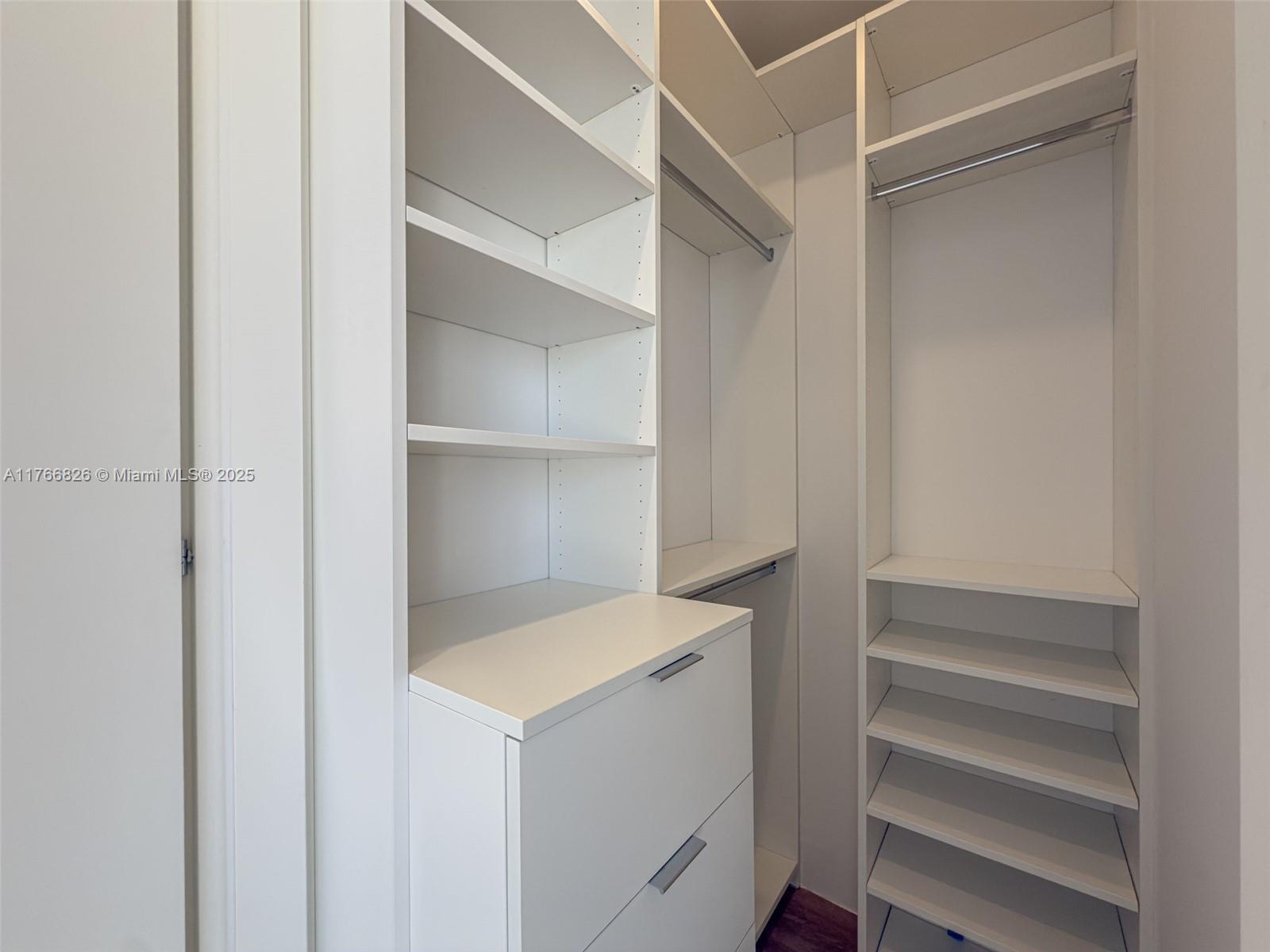 1300 Brickell Bay Dr #4204, Miami FL 33131