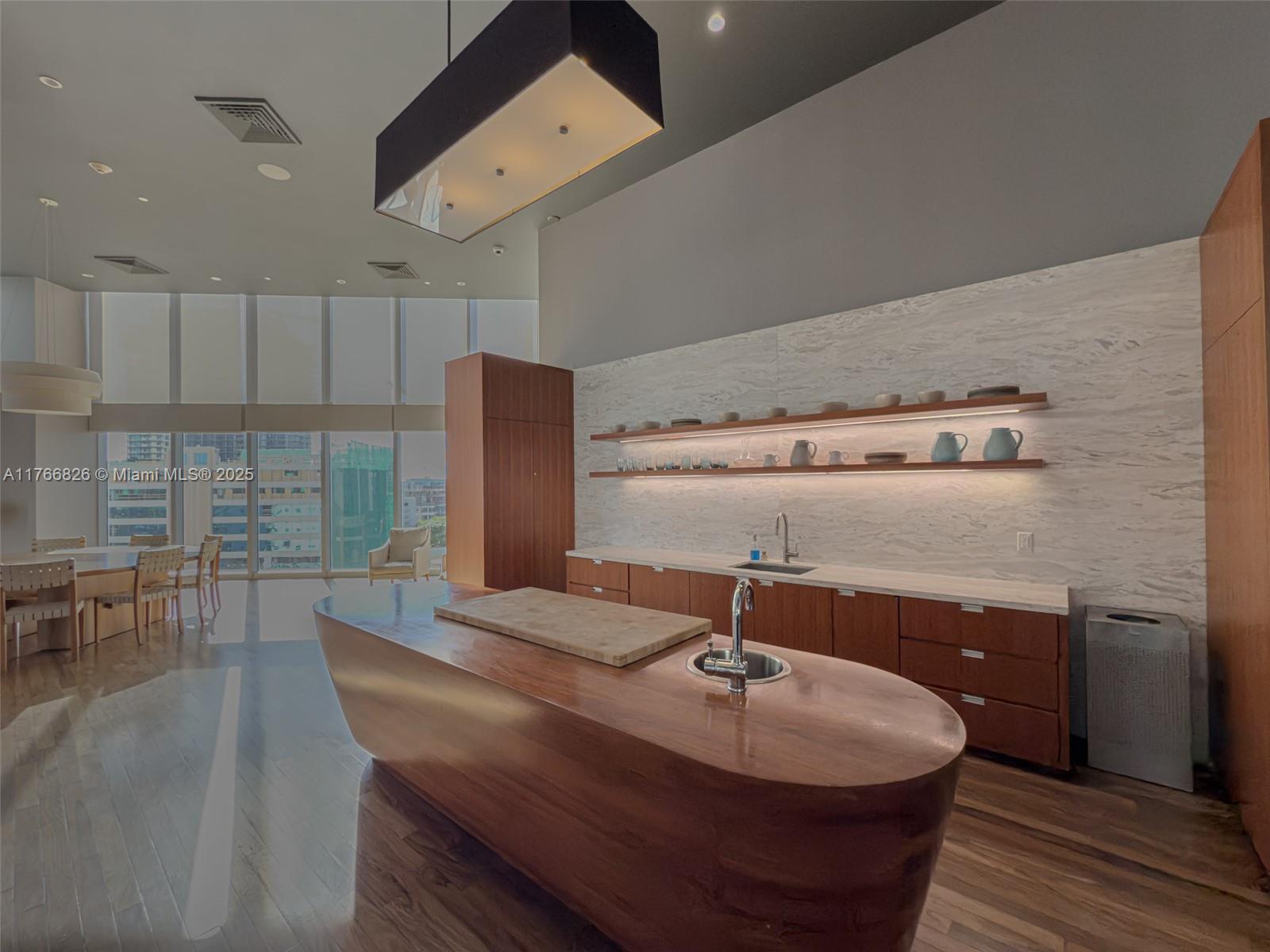1300 Brickell Bay Dr #4204, Miami FL 33131