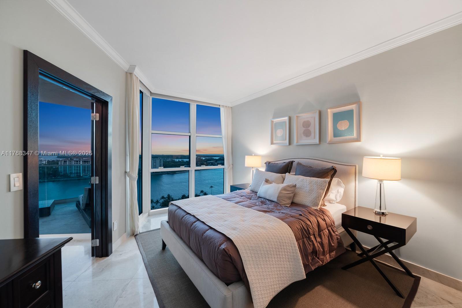 300 S Pointe Dr #1902, Miami Beach FL 33139