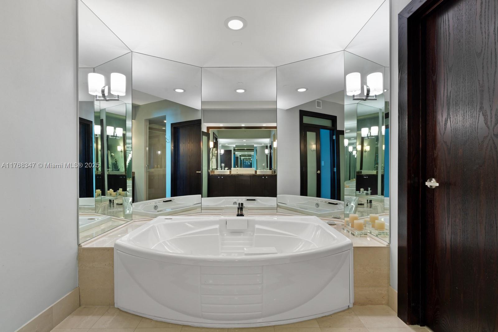 300 S Pointe Dr #1902, Miami Beach FL 33139
