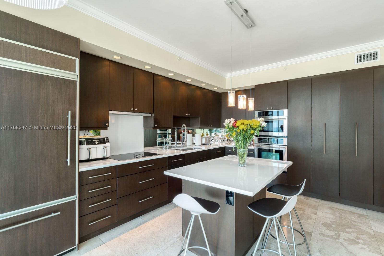 300 S Pointe Dr #1902, Miami Beach FL 33139