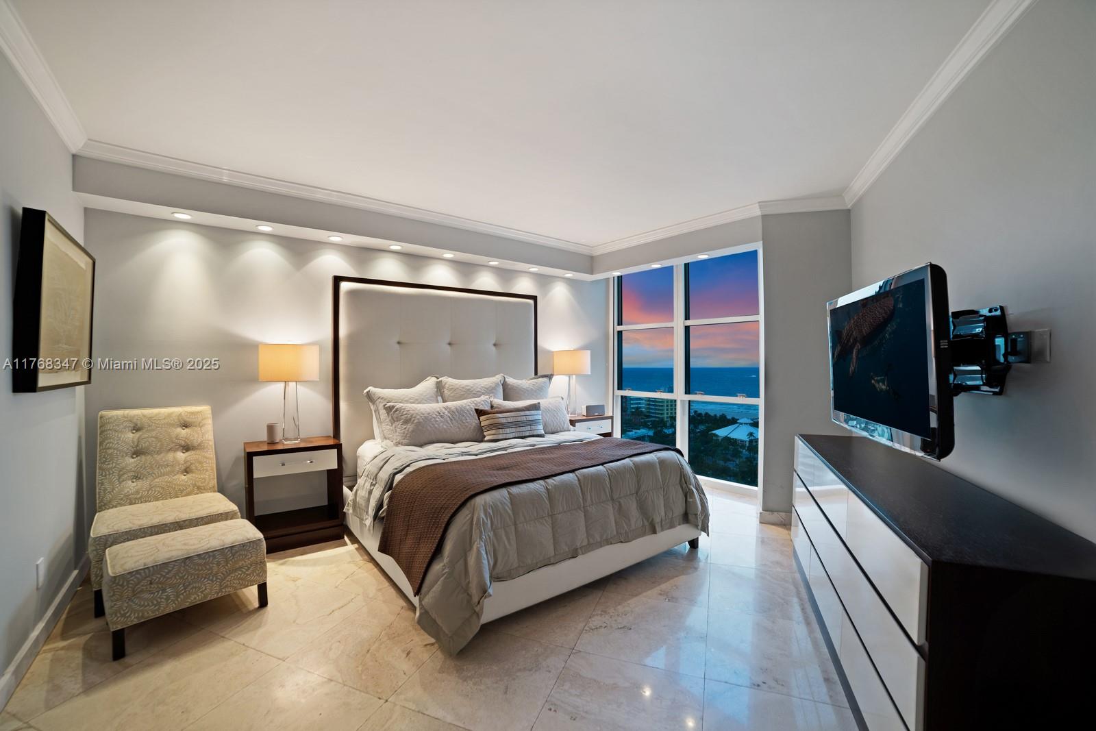 300 S Pointe Dr #1902, Miami Beach FL 33139