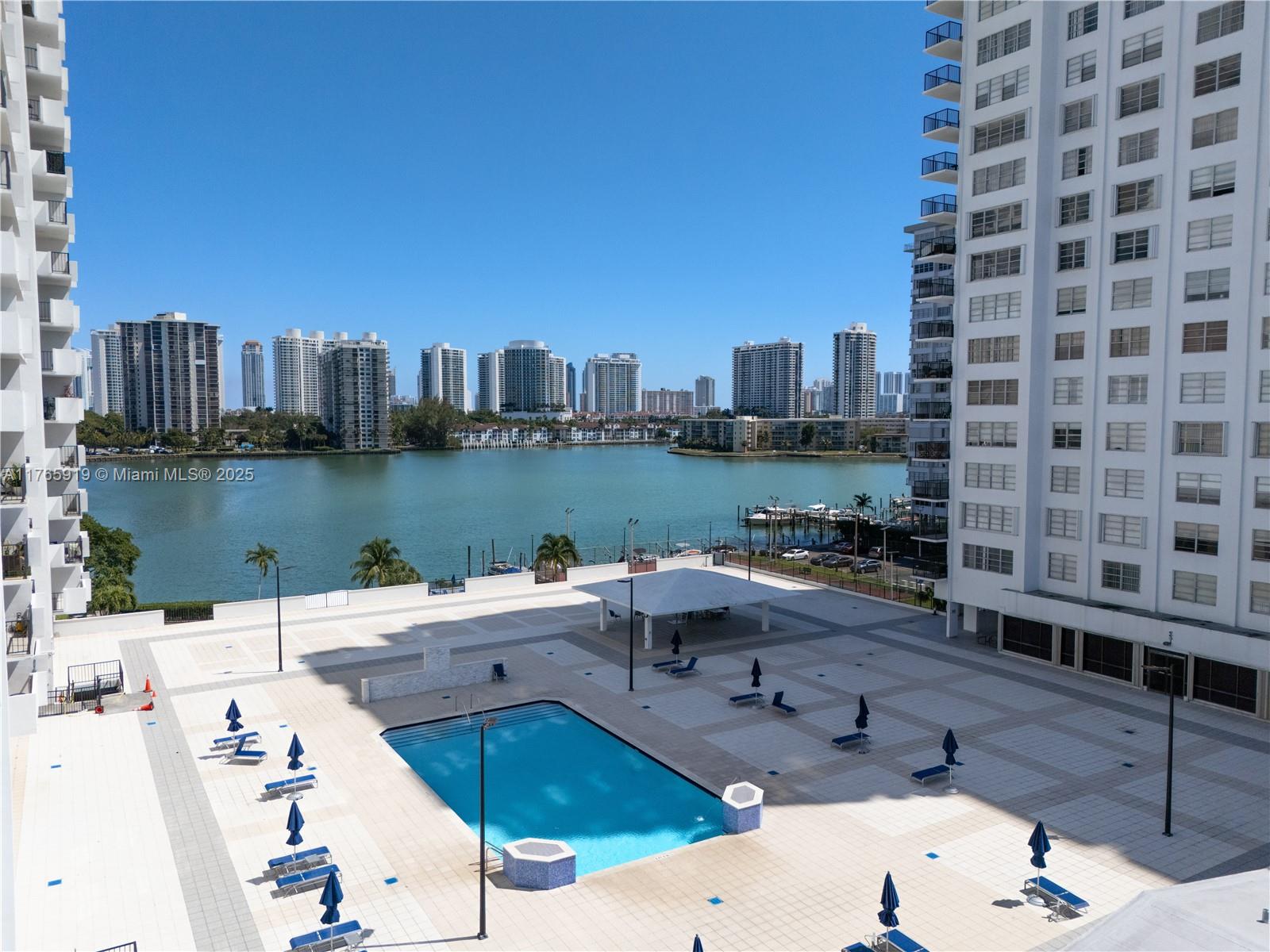 2750 NE 183rd St #401, Aventura, Florida image 19