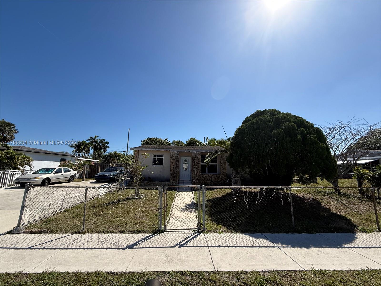 3221 SW 47th Ave, West Park, Florida image 2