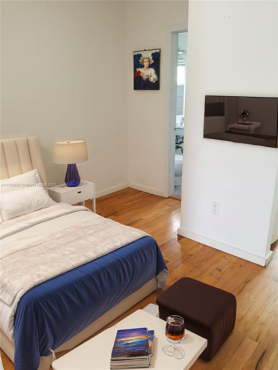 745 13th St #16, Miami Beach, Florida image 2