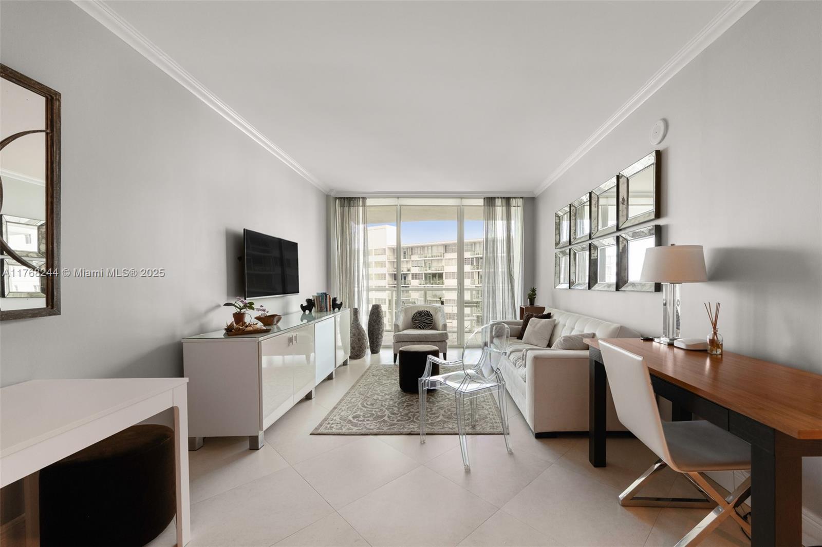 218 14th St Unit 1007, Miami, Florida 33131