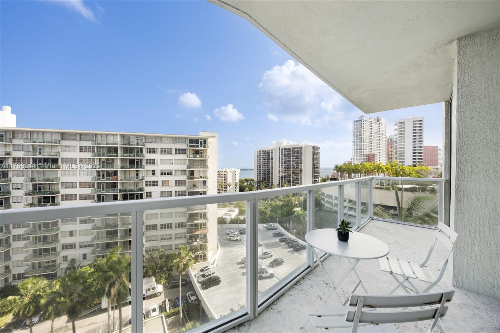 218 SE 14th St #1007, Miami FL 33131