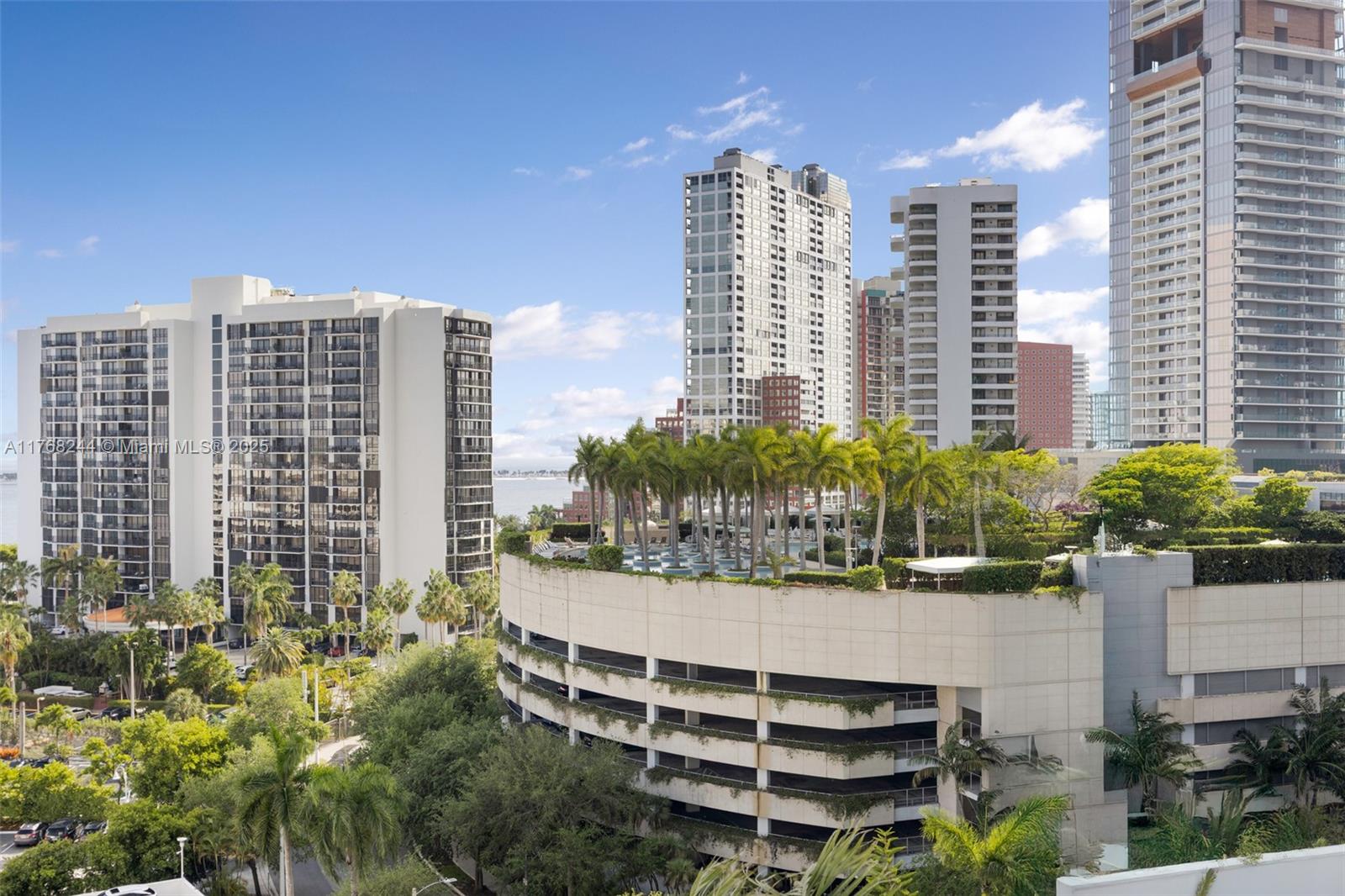 218 SE 14th St #1007, Miami FL 33131