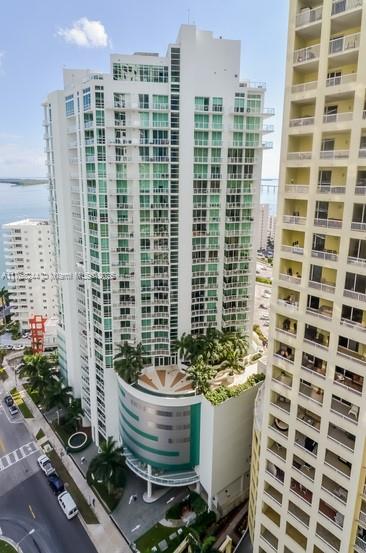 218 SE 14th St #1007, Miami FL 33131