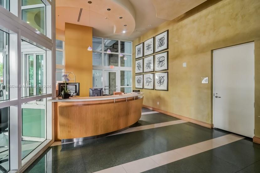 218 SE 14th St #1007, Miami FL 33131