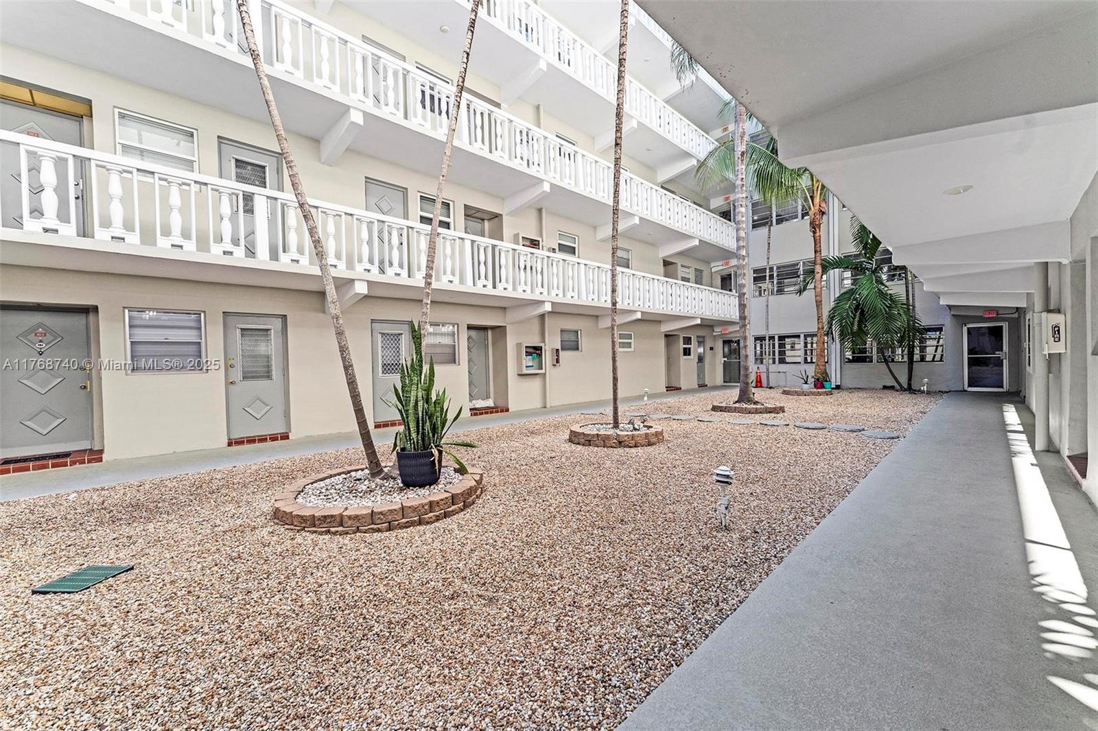 listing main picture