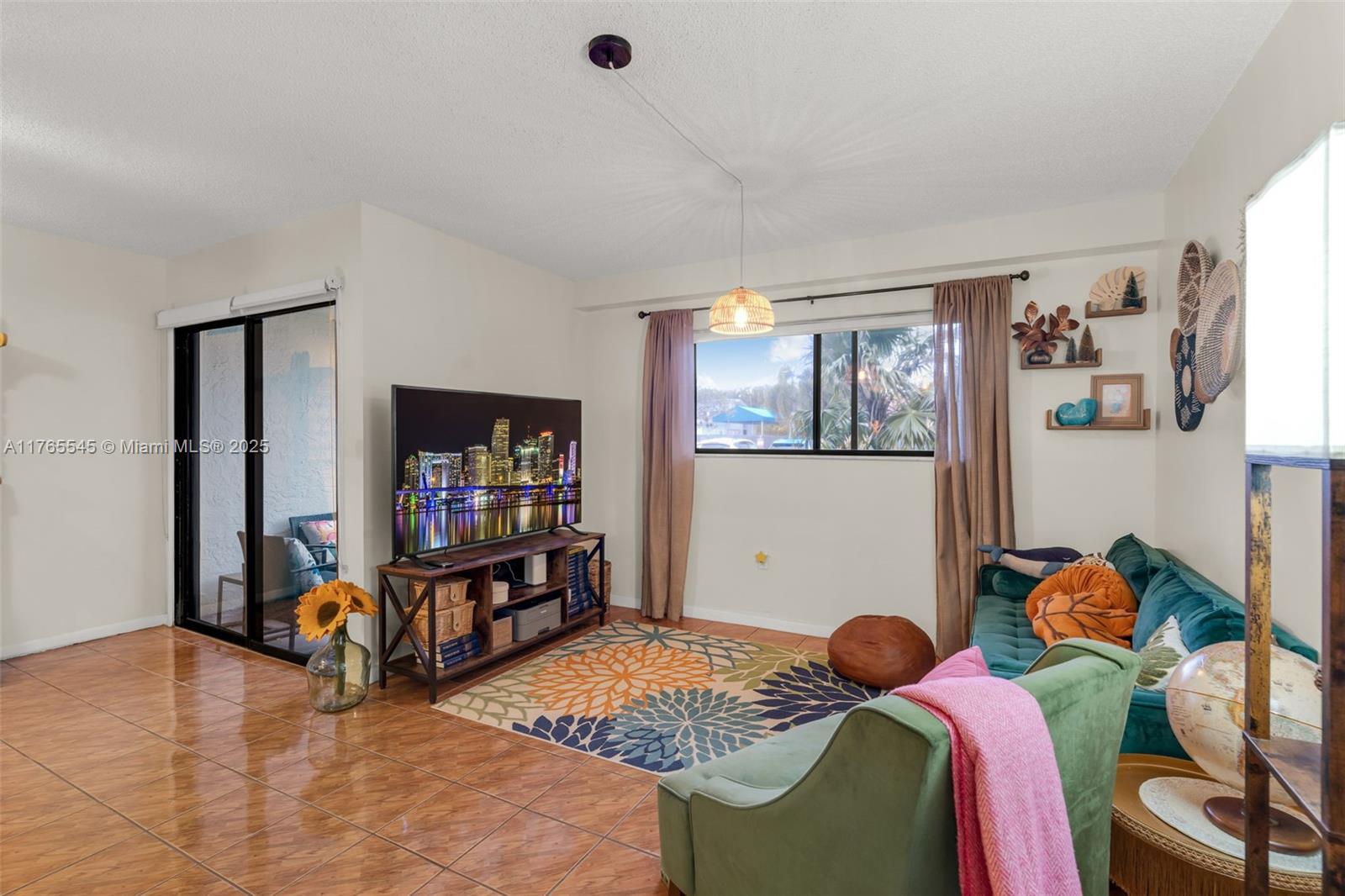 1652 N 14th Ter, Hollywood, Florida image 9