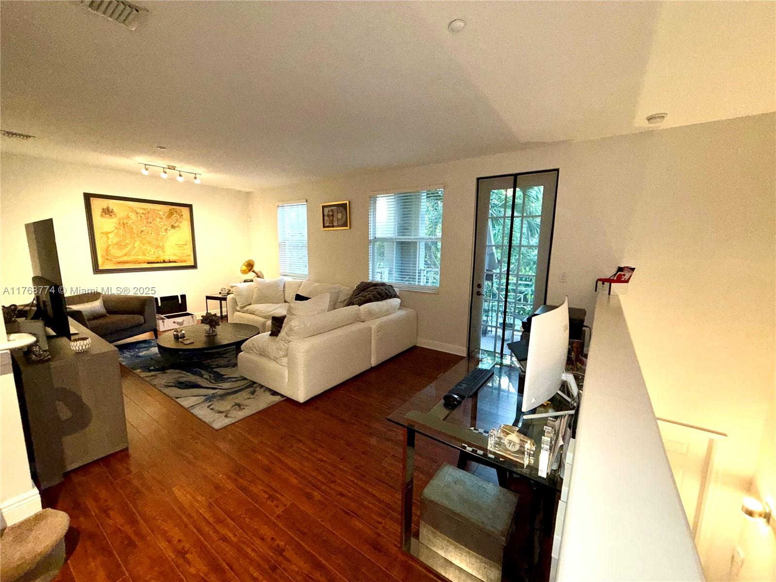 Listing Photo 9