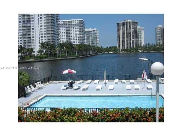 2750 NE 183rd St #1207, Aventura, Florida image 7