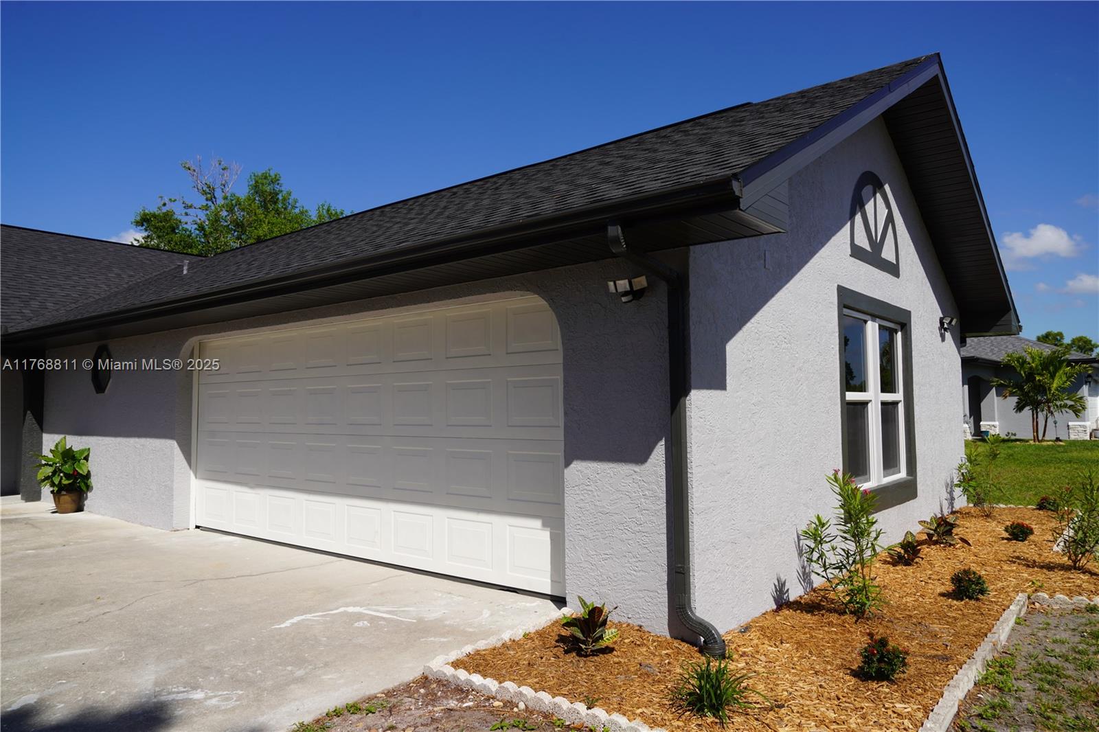 563 Presque Isle Dr, Port Charlotte, Florida image 2