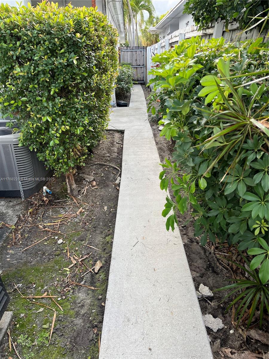 1040 NE 16th Ave, Fort Lauderdale, Florida image 42