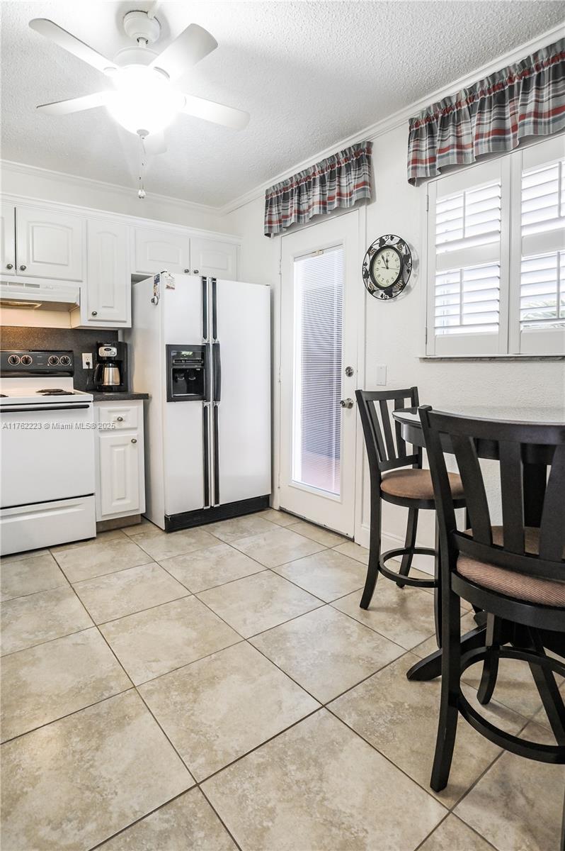 201 SE 11th Ter #303, Dania Beach, Florida image 3