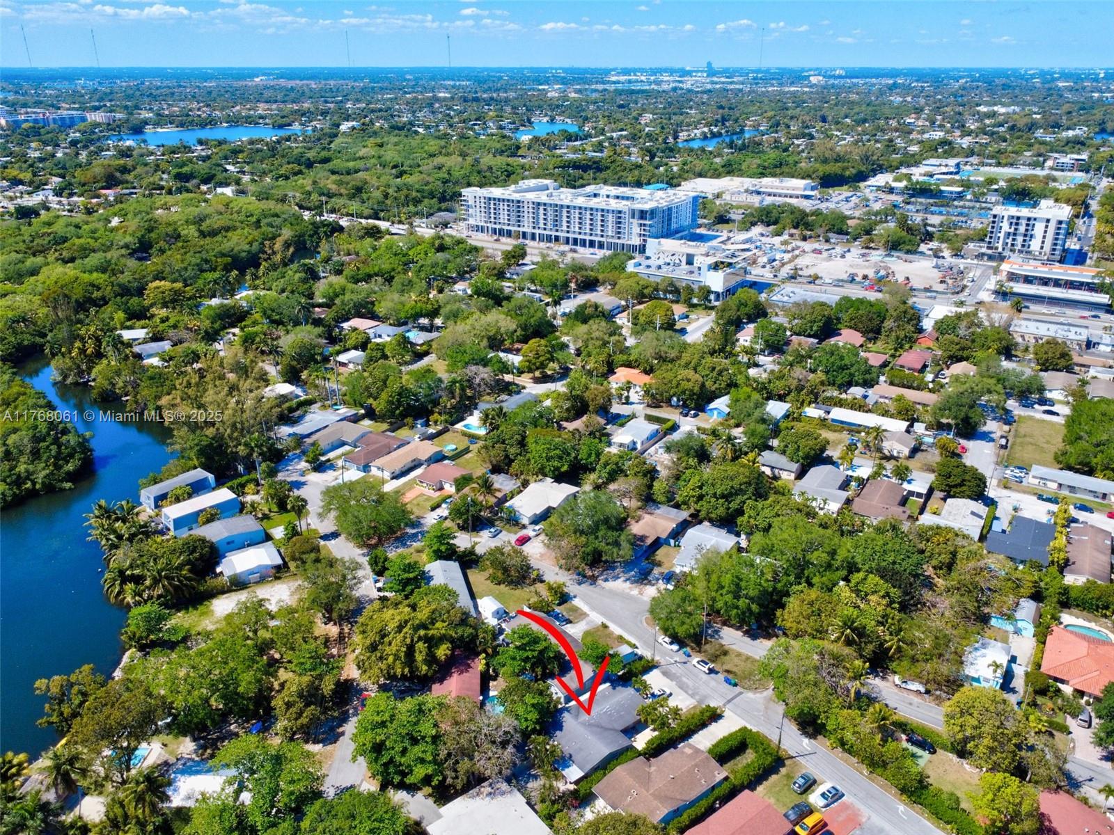 2470-2472 NE 182nd Ter, North Miami Beach, Florida image 35