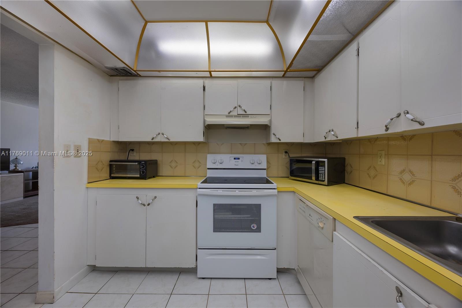 Listing Photo 7