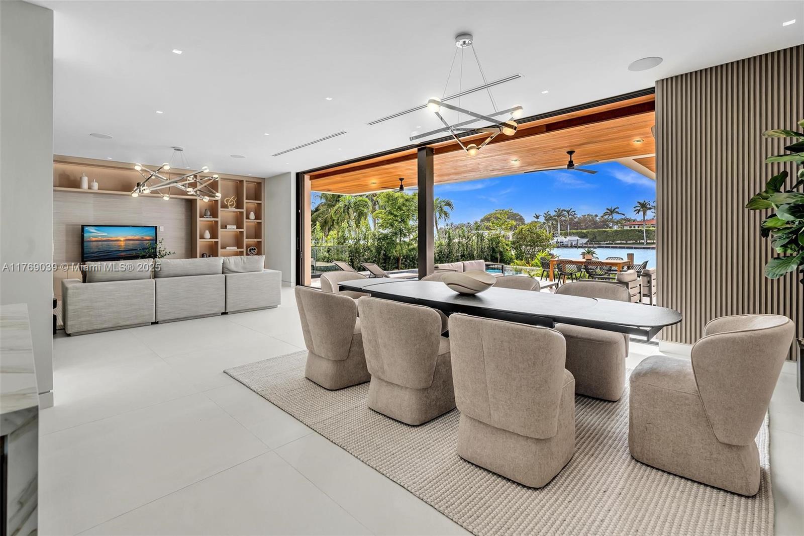 9056 Bay Dr, Surfside, Florida image 17