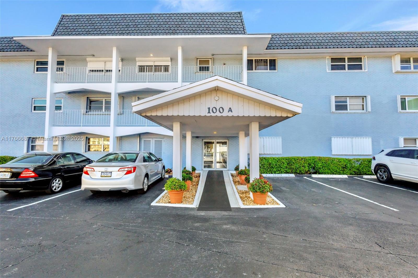 100 Shore Court #207, North Palm Beach, Florida image 1