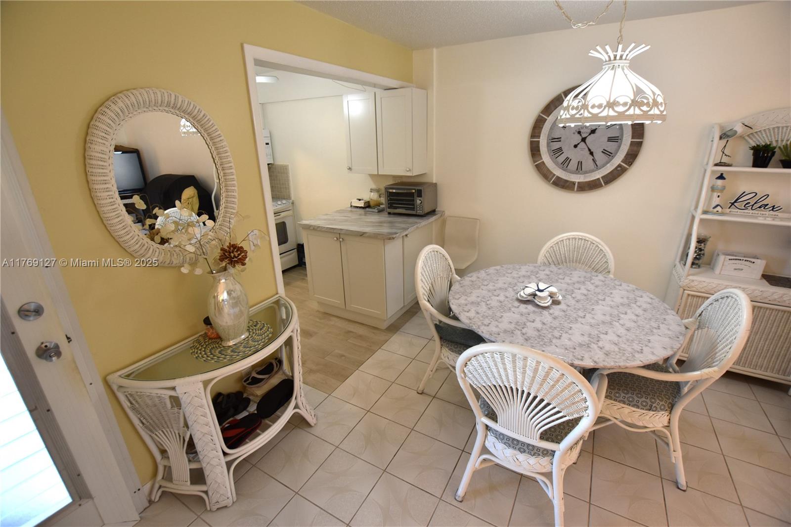 2735 E Dudley Drive #B, West Palm Beach, Florida image 2