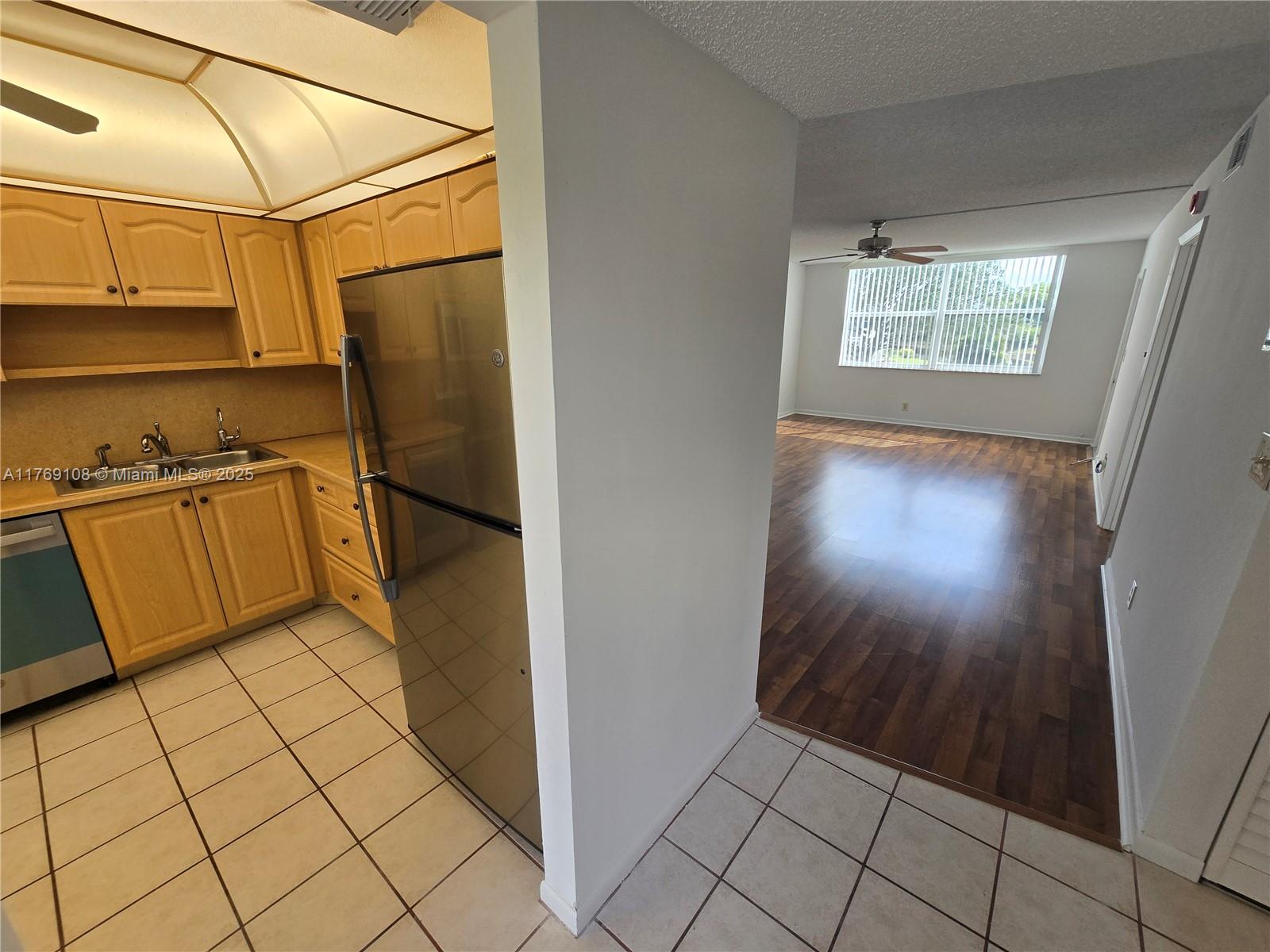 6890 Royal Palm Blvd #211H, Margate, Florida image 8