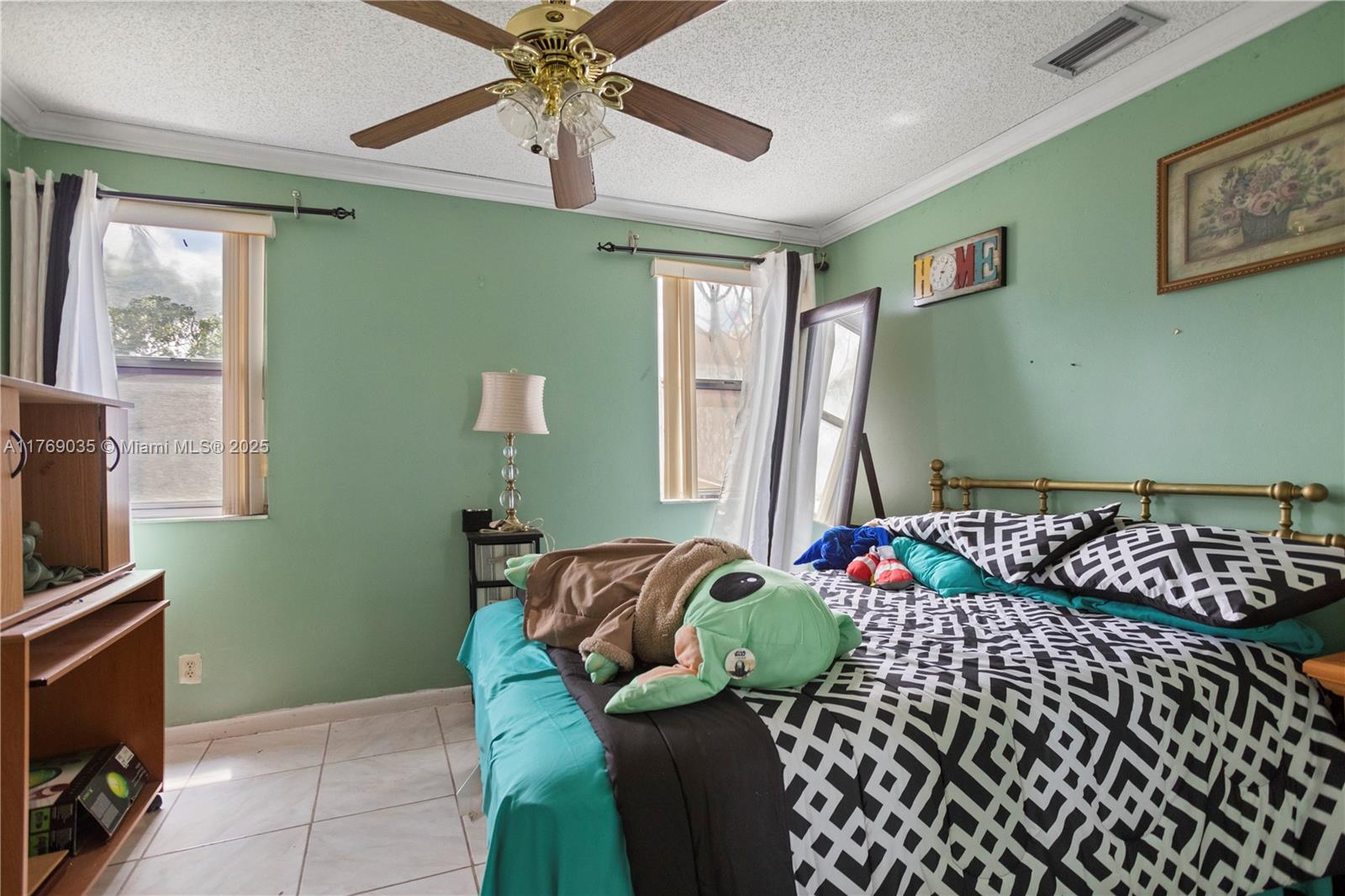 Listing Photo 11