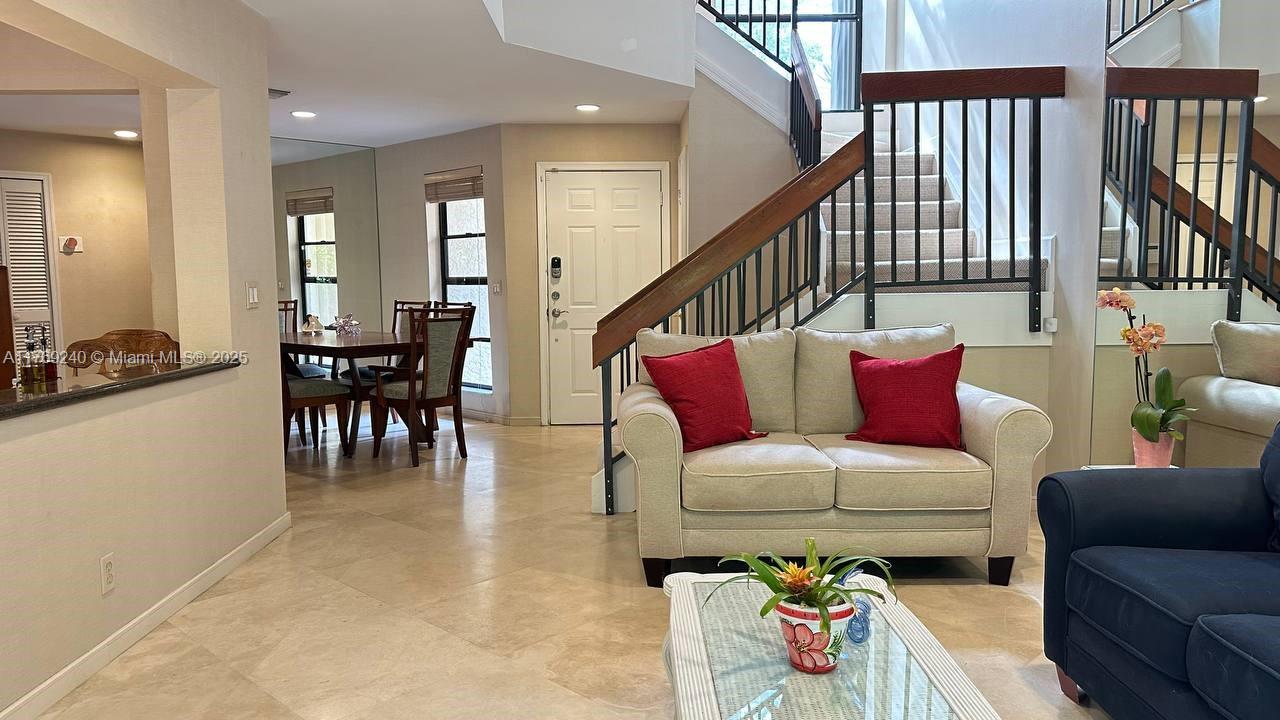 3308 Old Oak Ln #1003, Hollywood, Florida image 3