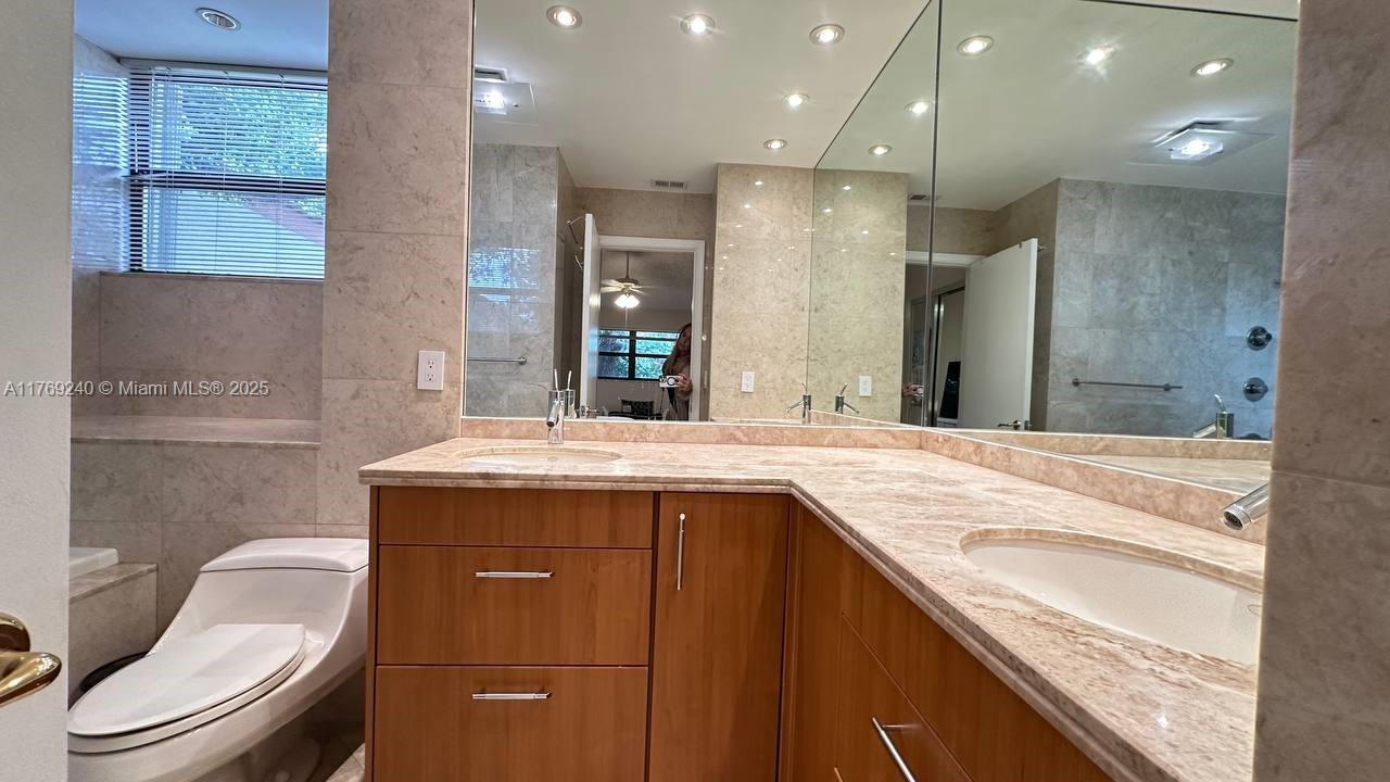 3308 Old Oak Ln #1003, Hollywood, Florida image 33
