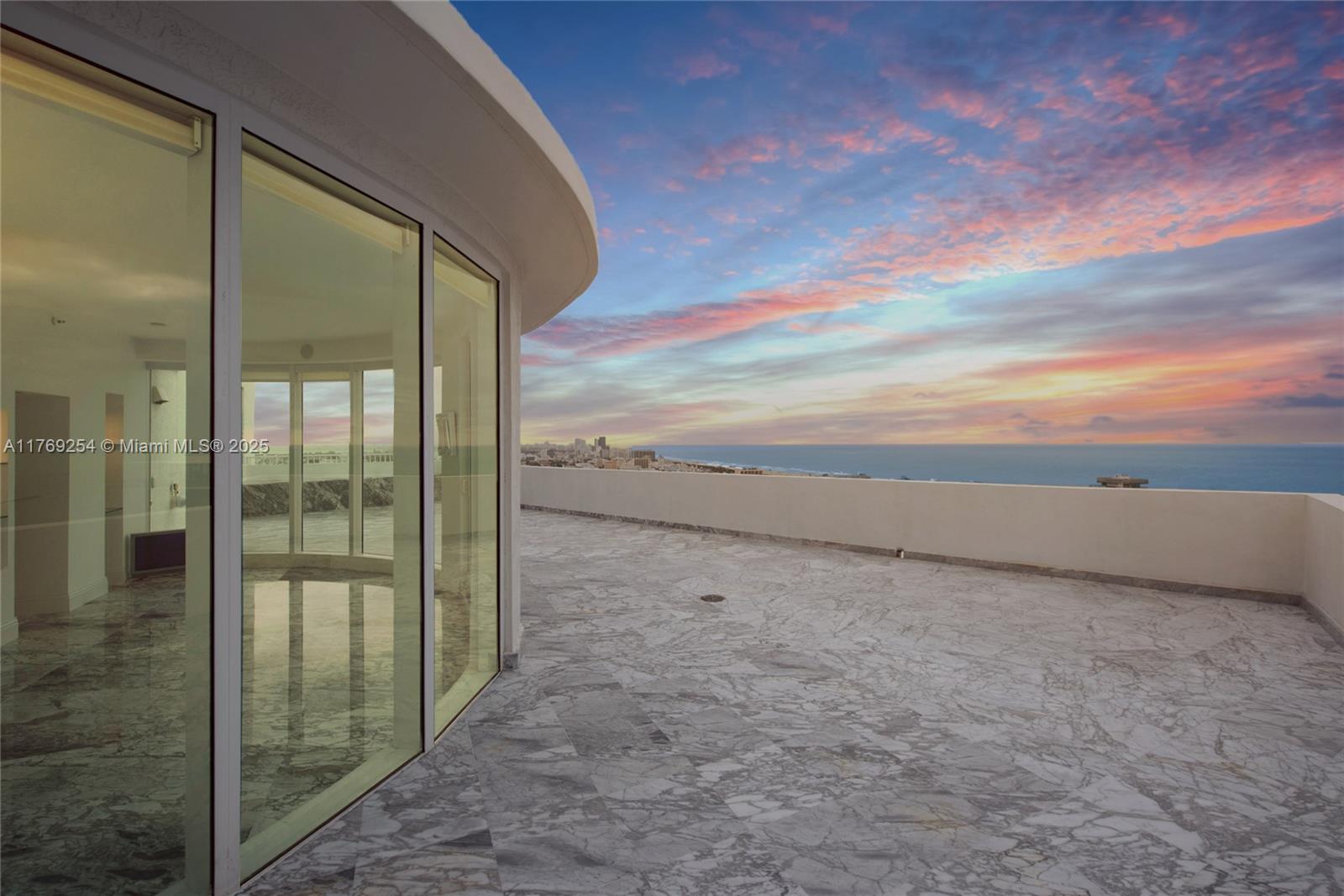 1000 S Pointe Dr #PH-2804, Miami Beach, Florida image 20