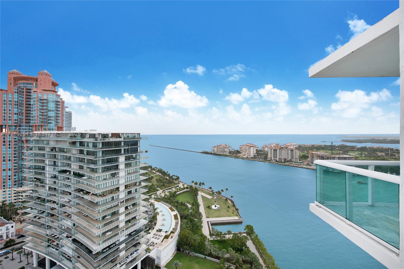 1000 S Pointe Dr #PH-2804, Miami Beach, Florida image 25